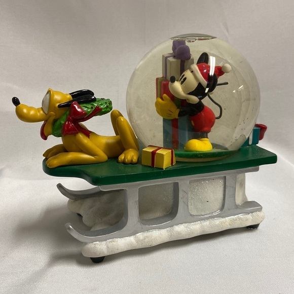 Disney Vintage Snowglobe Music Box Christmas Sled With Mickey & Pluto - Picture 1 of 5